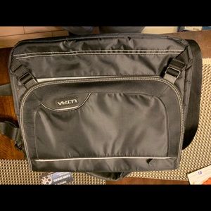 Ultra laptop messenger bag for computer up to 16”